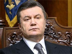 Янукович дозволив перевозити пасажирів без ліцензій
