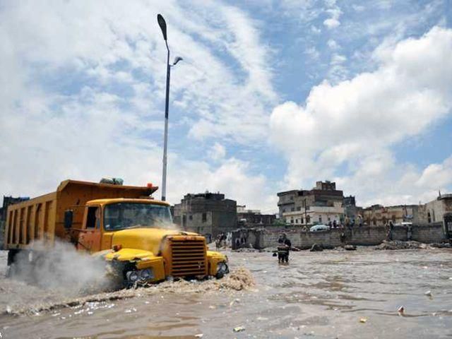 Столица Йемена оказалась под водой из-за дождей (ФОТО) Столица Йемена оказалась под водой из-за дождей (ФОТО)
