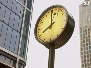 S&P: Рейтингам банків все ще загрожує низка ризиків S&P: Рейтингам банків все ще загрожує низка ризиків