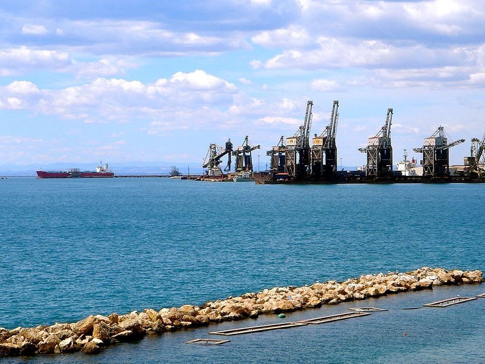 Біля берегів Італії вилилось 20 тонн пального 