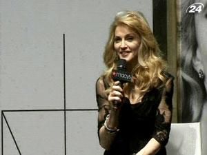 Мадонна презентувала свої перші парфуми "Truth or Dare"