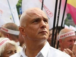 Муж Тимошенко упрекает Азарова в "геологической тупости" Муж Тимошенко упрекает Азарова в "геологической тупости"