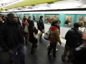 У Парижі затримали чоловіка, який назвав себе "тулузьким вбивцею" У Парижі затримали чоловіка, який назвав себе "тулузьким вбивцею"