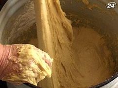 Многие хозяйки именно сегодня пекут паску