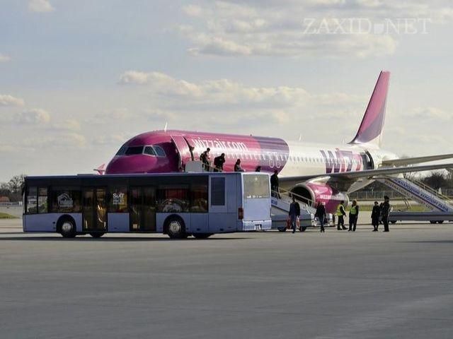 Во Львове с нового терминала аэропорта вылетел первый самолет