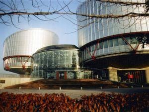 ЄСПЛ визнав розстріл офіцерів Катині "військовим злочином" ЄСПЛ визнав розстріл офіцерів Катині "військовим злочином"