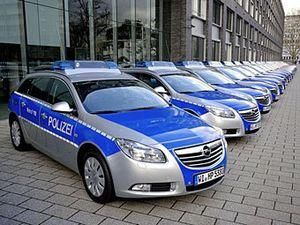 Німецькі поліцейські не помістились у нові авто
