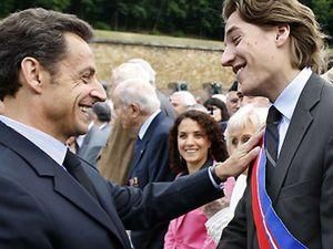 Ніколя Саркозі став дідусем