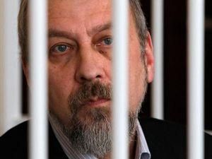 Білоруський опозиціонер розповів, як над ним знущались у в'язниці