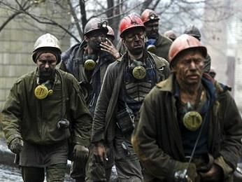21 горняк ликвидирует пожар на шахте в Донецкой области