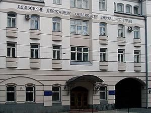 Четыре человека будут судить за похищение оружия из Университета МВД Четыре человека будут судить за похищение оружия из Университета МВД