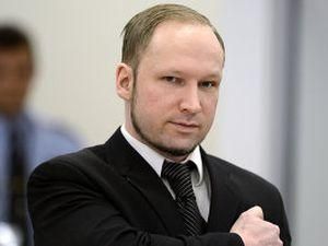 Норвезький терорист Брейвік заявив, що заслуговує смертної кари