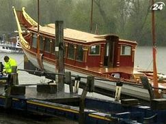 На Темзу спустили баржу, збудовану для Єлизавети ІІ