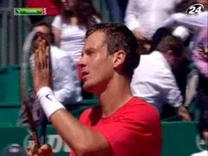Теннис: Томаш Бердых стал первым полуфиналистом турнира