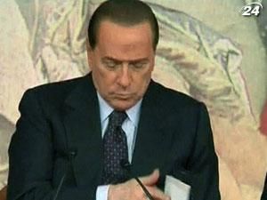 Берлускони признал, что пока содержит своих девушек-танцовщиц