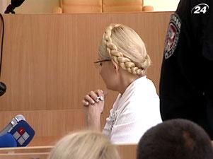 Прокурор предполагает, что Тимошенко в суд доставят на носилках
