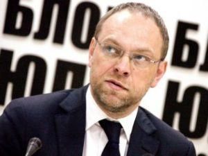 Власенко сумнівається, що Тимошенко давала згоду на переїзд до лікарні Власенко сумнівається, що Тимошенко давала згоду на переїзд до лікарні