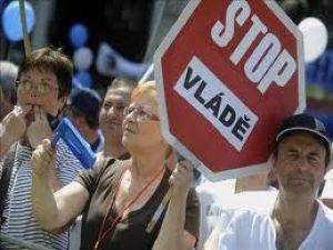 У Празі протестують проти політики уряду У Празі протестують проти політики уряду