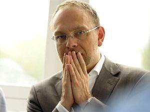 Власенко заявив, що Тимошенко готова лікуватися в лікарні "Укрзалізниці" Власенко заявив, що Тимошенко готова лікуватися в лікарні "Укрзалізниці"