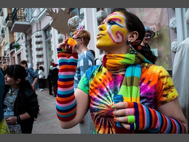 У Москві пройшов Парад мильних бульбашок У Москві пройшов Парад мильних бульбашок