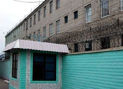 Власенко не пустили к Тимошенко из-за санитарного дня Власенко не пустили к Тимошенко из-за санитарного дня