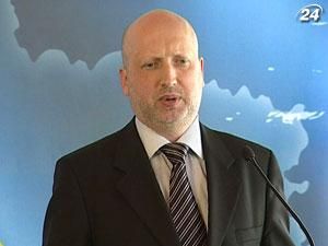 Турчинов: Для депутатів з "Батьківщини" об’єднання не дуже вигідне Турчинов: Для депутатів з "Батьківщини" об’єднання не дуже вигідне