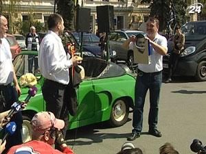 У День книги письменники підготували подарунок Президенту У День книги письменники підготували подарунок Президенту