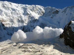 В Карпатах с гор сошли четыре снежные лавины