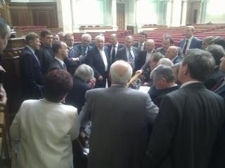 БЮТ парализовал работу Рады из-за избиения Тимошенко БЮТ парализовал работу Рады из-за избиения Тимошенко