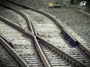 Виробництво однієї залізничної стрілки триває до 4,5 годин Виробництво однієї залізничної стрілки триває до 4,5 годин