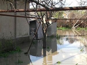 Оселі кількох тисяч луганчан підтопило Оселі кількох тисяч луганчан підтопило