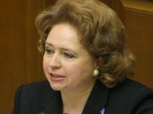 Карпачова вимагає від Пшонки порушити кримінальну справу за побиття Тимошенко Карпачова вимагає від Пшонки порушити кримінальну справу за побиття Тимошенко