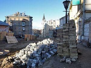 Журналістка газети Ахметова продає старовинну цеглу з Андріївського узвозу Журналістка газети Ахметова продає старовинну цеглу з Андріївського узвозу