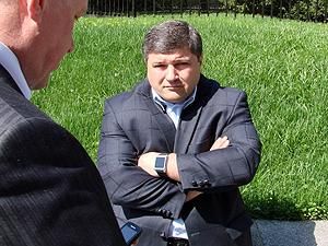 Прес-служба Клюєва: Сергій Лещенко каже неправду про матюки від охоронців. Лещенко відповів Прес-служба Клюєва: Сергій Лещенко каже неправду про матюки від охоронців. Лещенко відповів