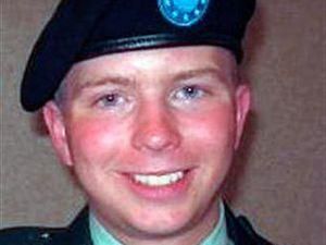 У США прокурор відмовився зняти обвинувачення з інформатора WikiLeaks У США прокурор відмовився зняти обвинувачення з інформатора WikiLeaks