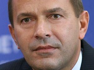 Клюєв минулого року заробив 29,7 мільйонів гривень Клюєв минулого року заробив 29,7 мільйонів гривень