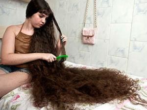 В Рио- де-Жанейро 12-летняя девочка подстригла волосы и купила дом для родителей
