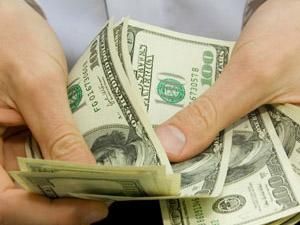 Эксперты: Доллар может подорожать до 9,5 грн