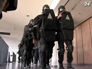 На НСК "Олімпійський" провели комплексні антитерористичні навчання На НСК "Олімпійський" провели комплексні антитерористичні навчання