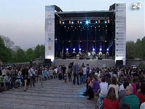 Фестиваль "Французская весна-2012" завершился выступлением группы Paris Combo Фестиваль "Французская весна-2012" завершился выступлением группы Paris Combo