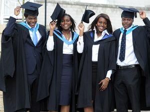 Нигерийские боевики обстреляли университет Нигерийские боевики обстреляли университет