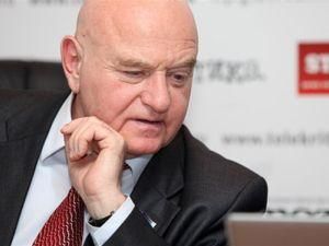 Меркель обвинили в бесцеремонном вмешательстве в дела Украины Меркель обвинили в бесцеремонном вмешательстве в дела Украины