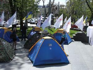 Одного из участников голодовки во Львове госпитализировали Одного из участников голодовки во Львове госпитализировали