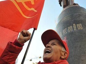 У центрі Києва розпочалась першотравнева демонстрація У центрі Києва розпочалась першотравнева демонстрація