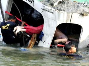 Внаслідок аварії порома в Індії загинули 105 людей Внаслідок аварії порома в Індії загинули 105 людей