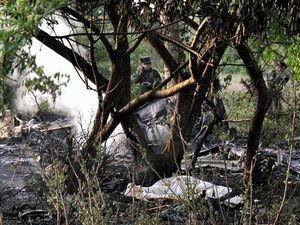 В Колумбии разбились 13 пассажиров военного самолета