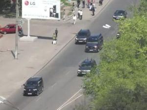У Дніпропетровську кортеж Януковича заблокував квартал У Дніпропетровську кортеж Януковича заблокував квартал