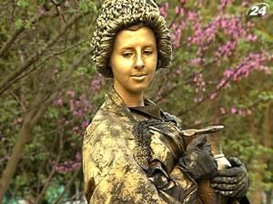 В Євпаторії проходить V чемпіонат вуличного мистецтва В Євпаторії проходить V чемпіонат вуличного мистецтва