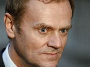 Туск считает неуместными призывы бойкотировать матчи Евро-2012 в Украине Туск считает неуместными призывы бойкотировать матчи Евро-2012 в Украине