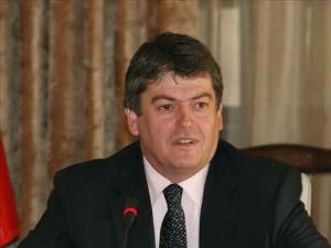 Від поїздки на саміт у Крим відмовився президент Албанії Від поїздки на саміт у Крим відмовився президент Албанії